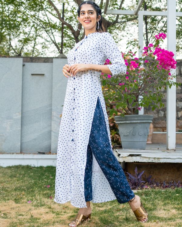 Blue and white printed cape with pants- set of two 2