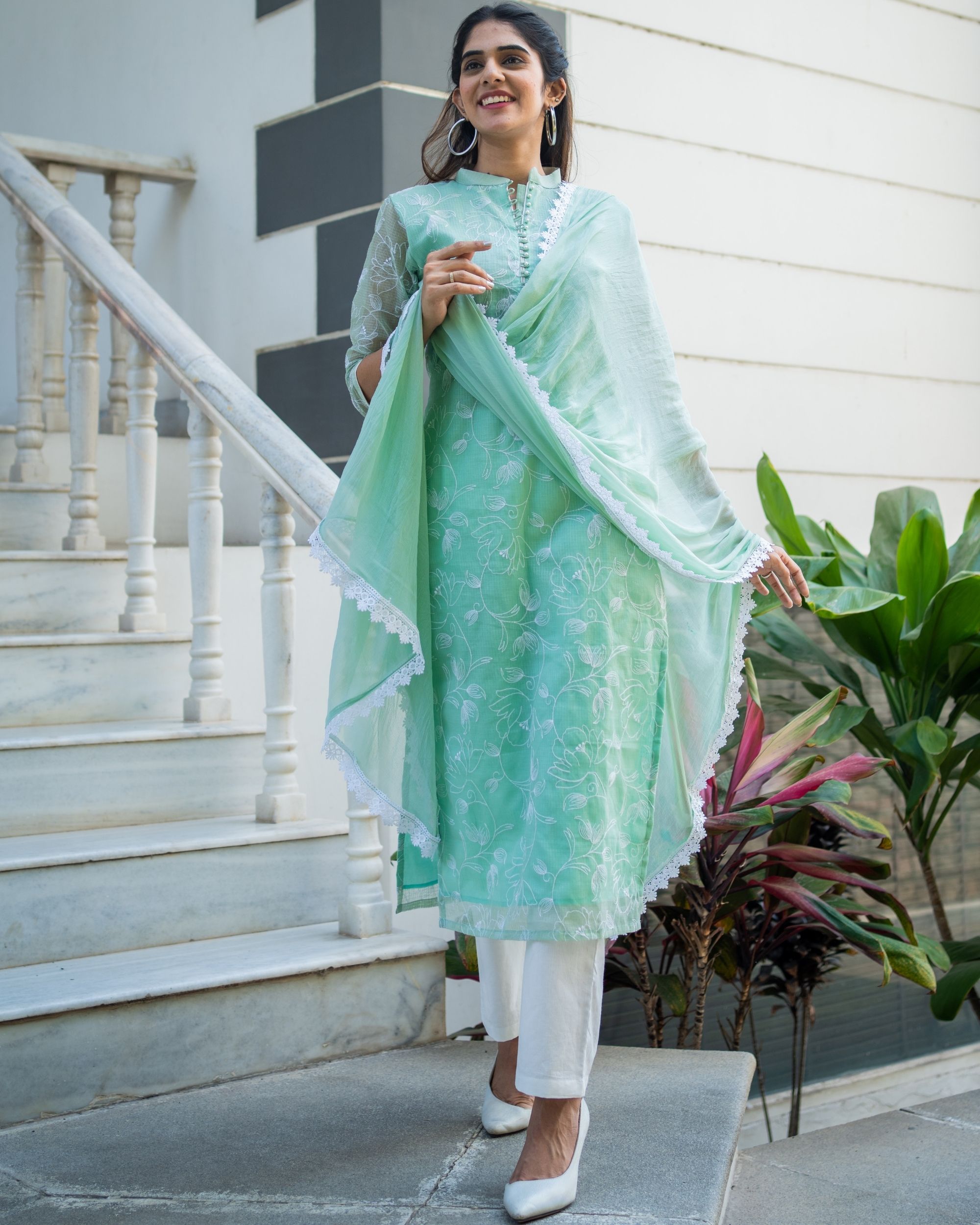 Paisley green floral embroidered kota kurta with chiffon dupatta - set ...