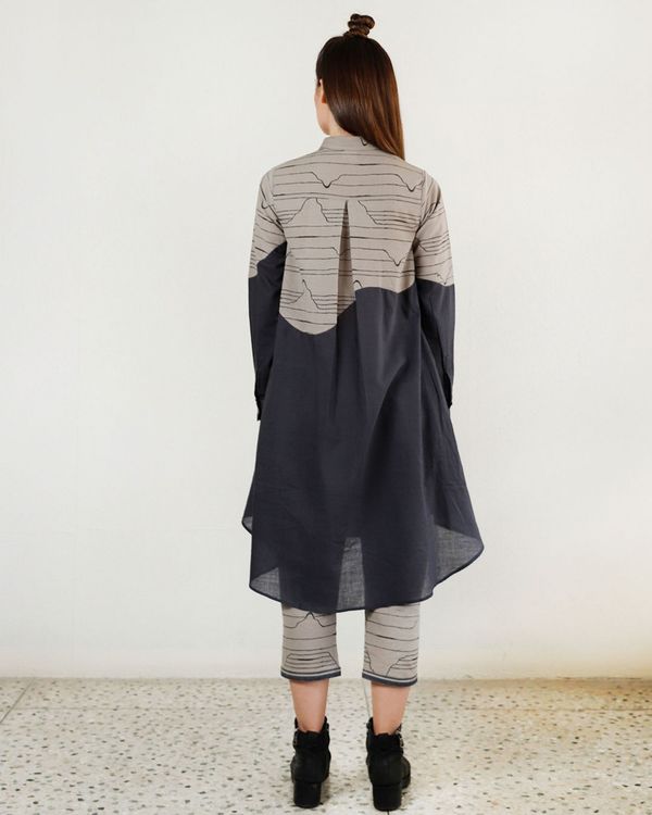 Charcoal grey wave shirt collar  top 1