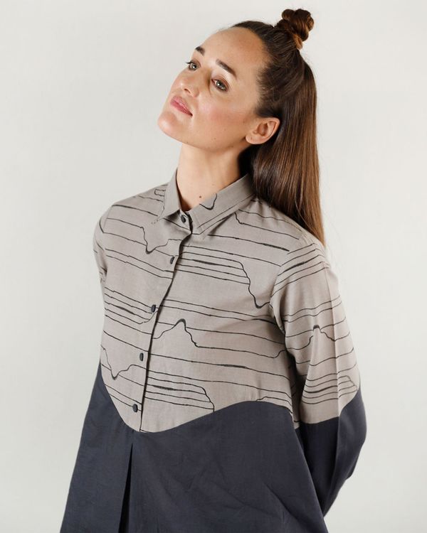 Charcoal grey wave shirt collar  top 2