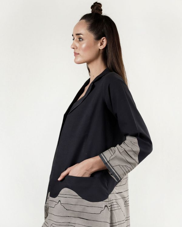 Charcoal grey waves overlay 2
