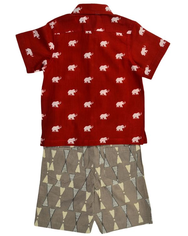 Red elephant printed shirt with grey shorts - set of two 1