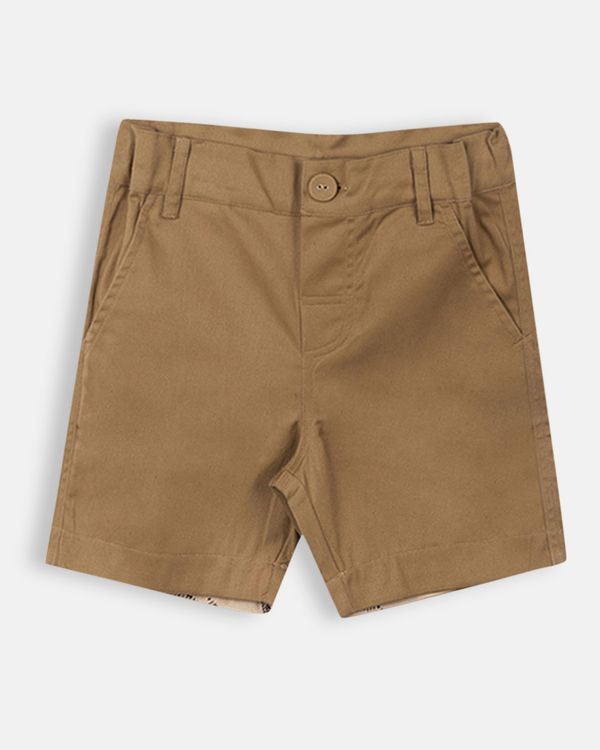 Maroon printed shirt with khakhi shorts 3