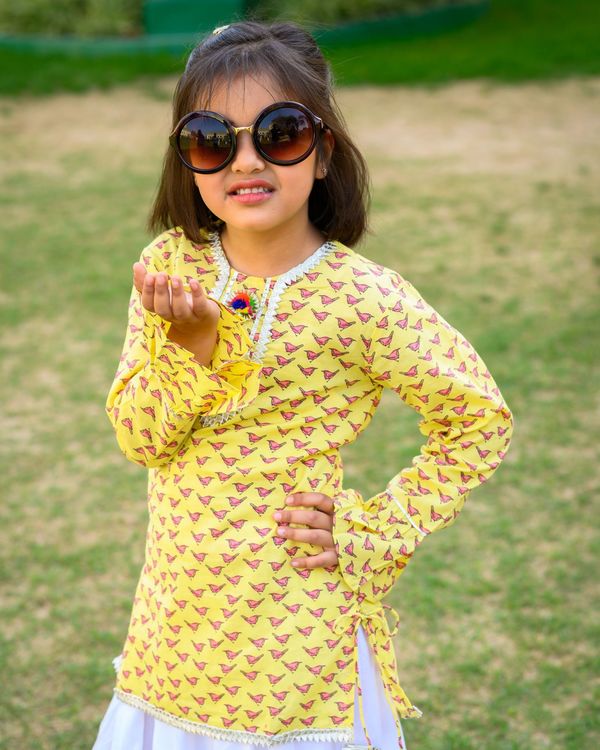 Yellow bird printed kurta and white skirt - set of two 1