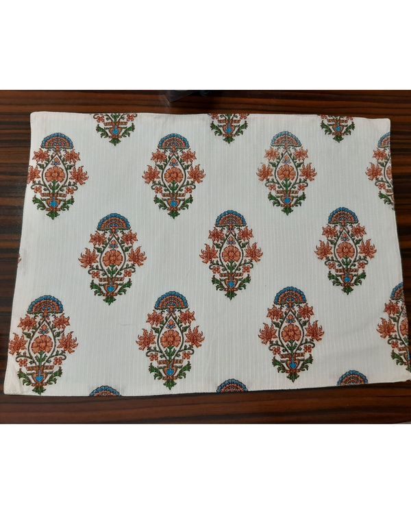 White floral printed table mat - set of six 2