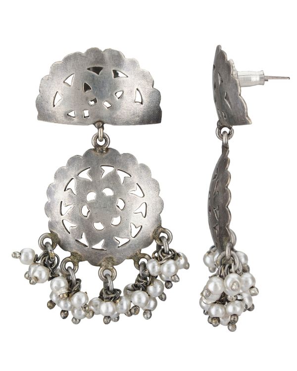 Round shaped beaded earrings 1