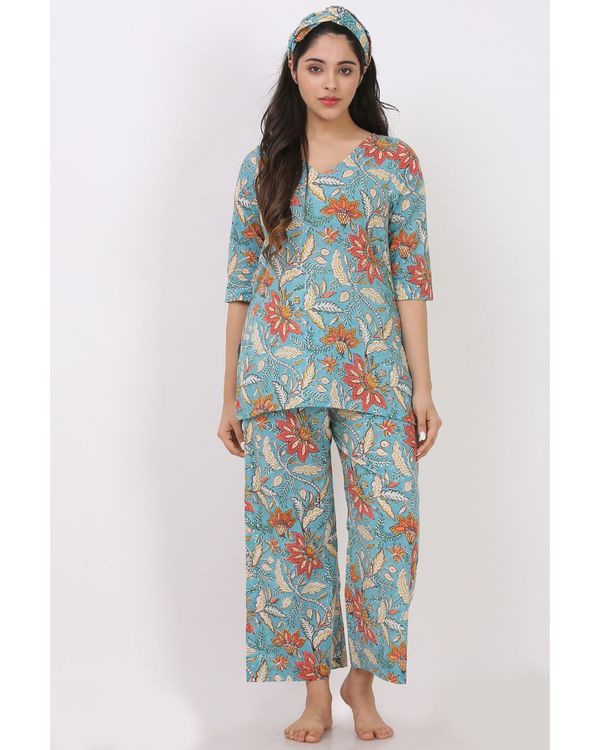 Summer blue short printed kurta and pyjama with hair band - set of three 2