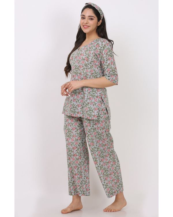 Grey and pink short printed kurta and pyjama with hair band - set of three 8