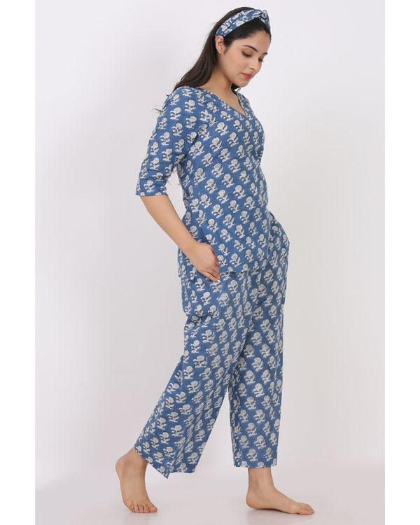 Blue booti printed short kurta and pyjama with hair band - set of three 2