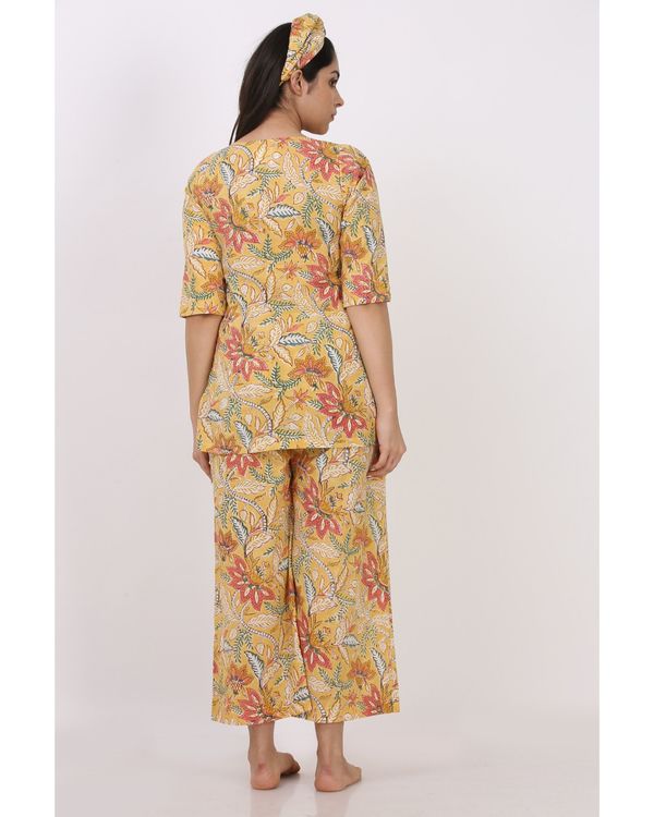 Summer yellow floral printed short kurta and pyjama with hair band - set of three 1
