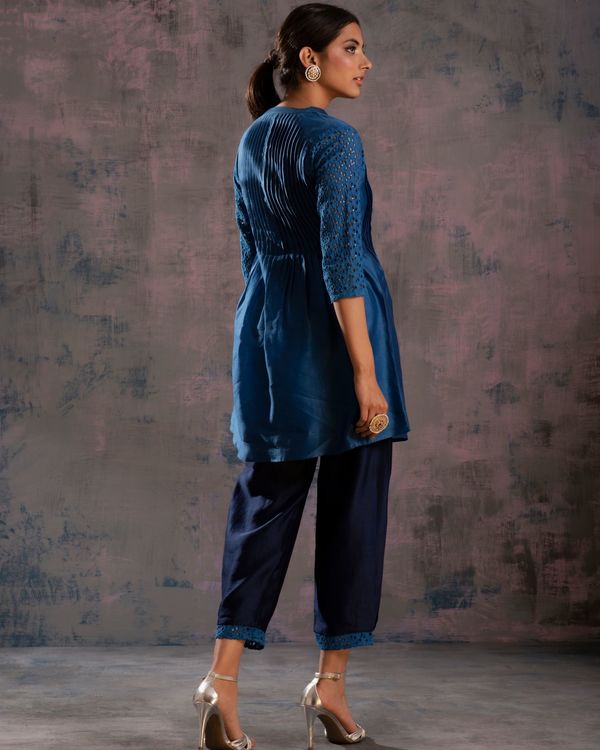 Blue pintuck kurti with side pleated salwar - set of two 3