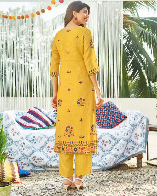 Yellow digital printed linen kurta and pants - set of two 1
