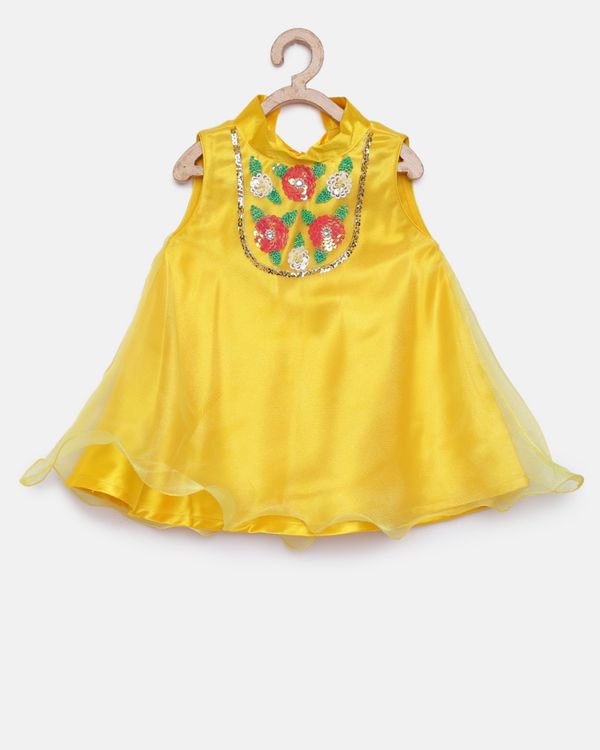 Yellow organza high neck sequined kurta and peach pink dhoti pants - set of two 3