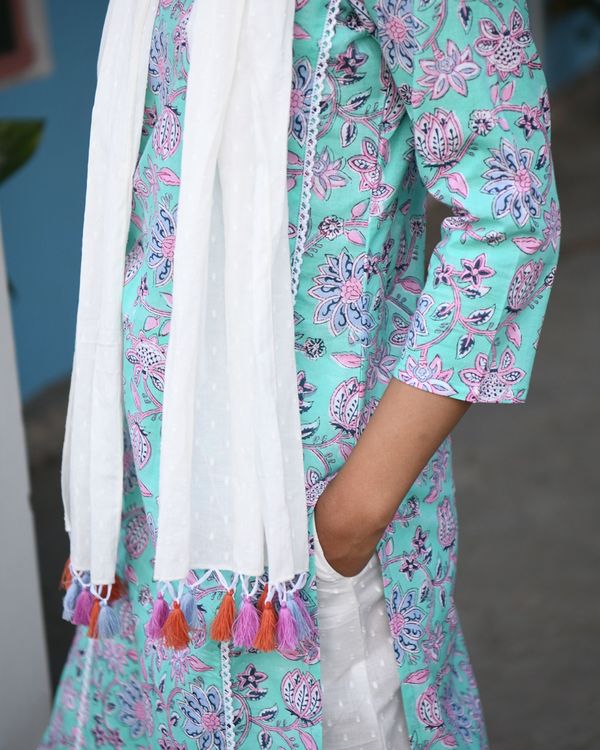 White dobby tassled dupatta 1
