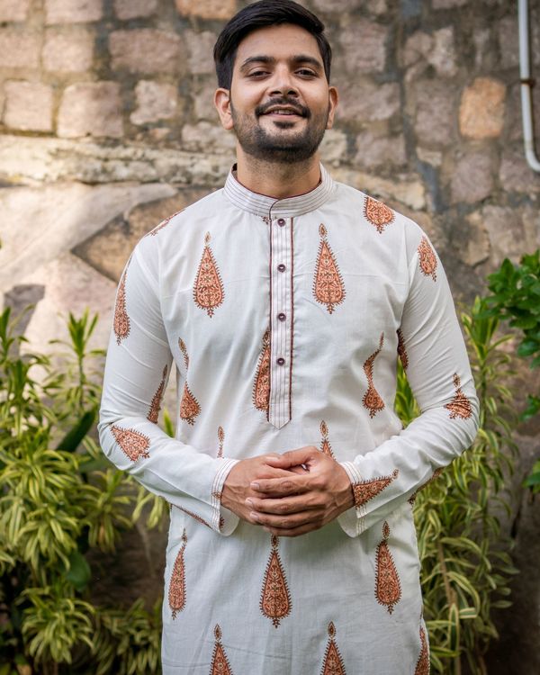 White and brown mughal boota printed kurta 1