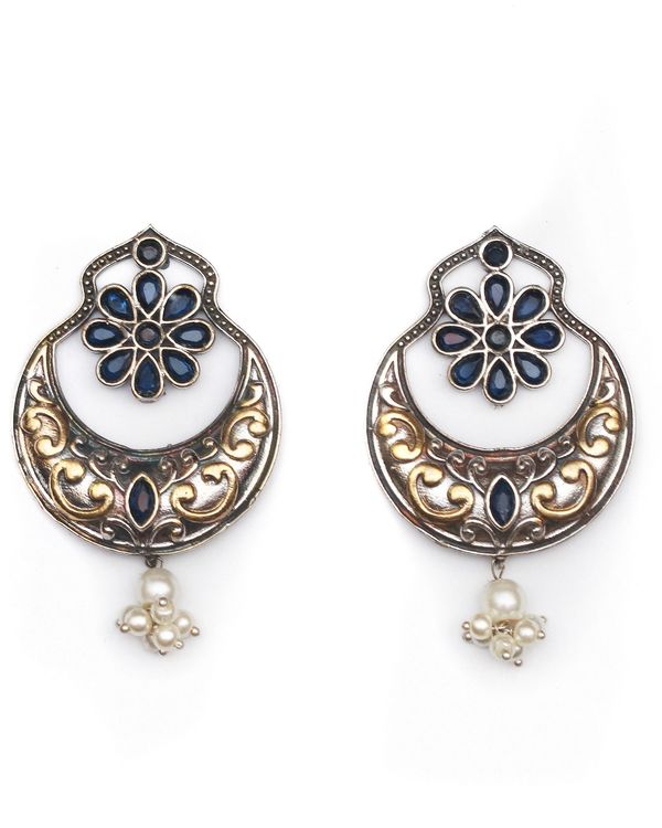Dual toned crescent earring 1