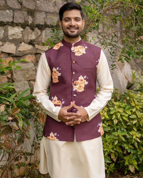 Maroon and rose printed nehru jacket with off white kurta and pyjama - set of three 1