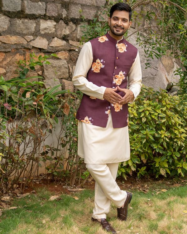 Maroon and rose printed nehru jacket with off white kurta and pyjama - set of three 3