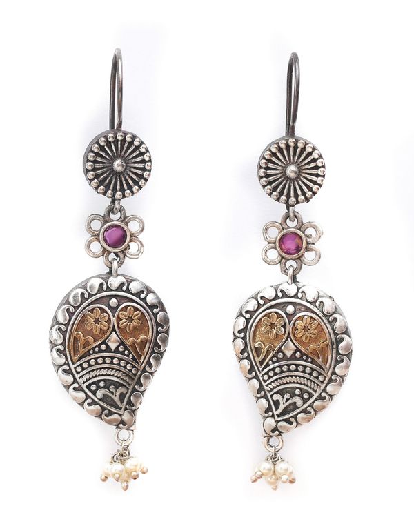 Dual toned floral paisley dangler earring 1