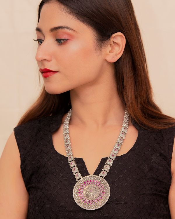 Rounded pattern brass neckpiece 2