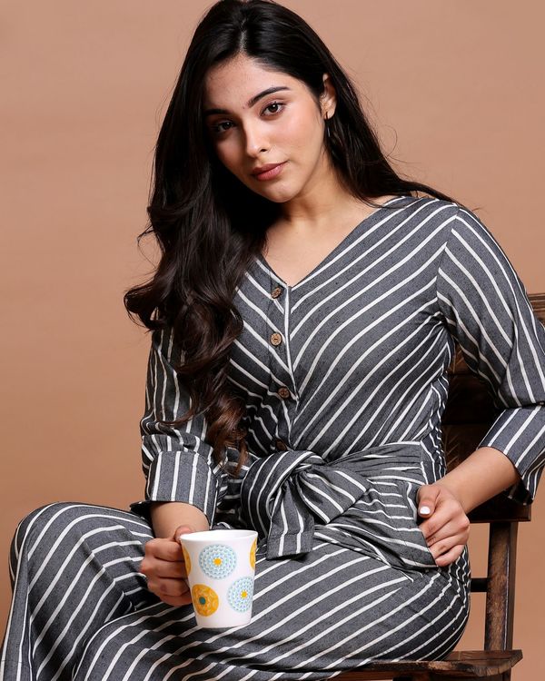 Grey striped jumpsuit with pockets 4