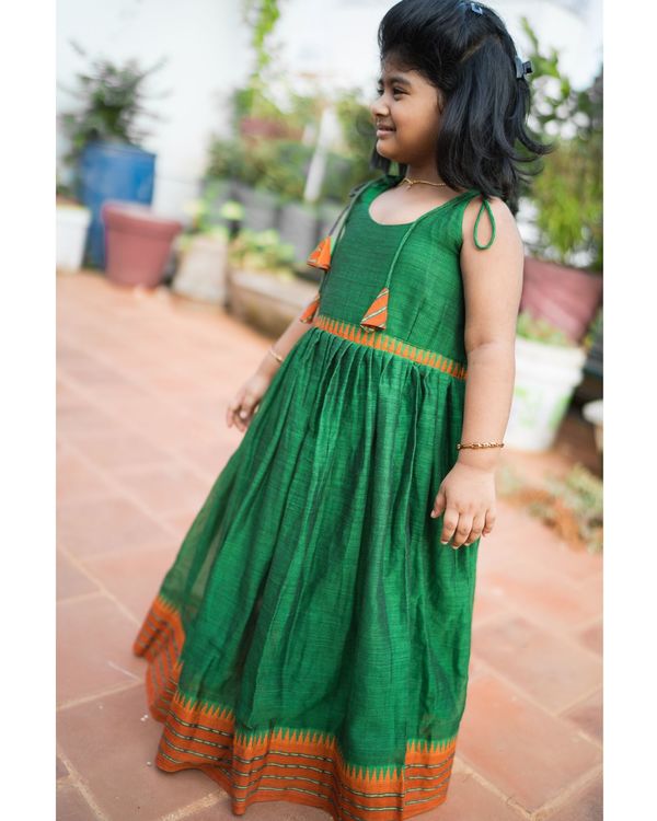 Green narayanpet zari bordered dress 2