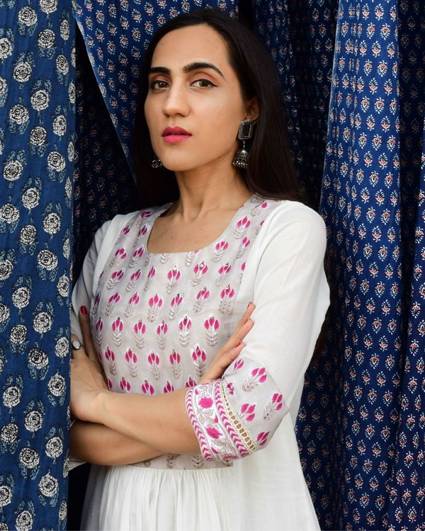 Pristine white mulmul hand block printed mughal yoke kurta and mulmul slip with mulmul palazzo - set of three 1