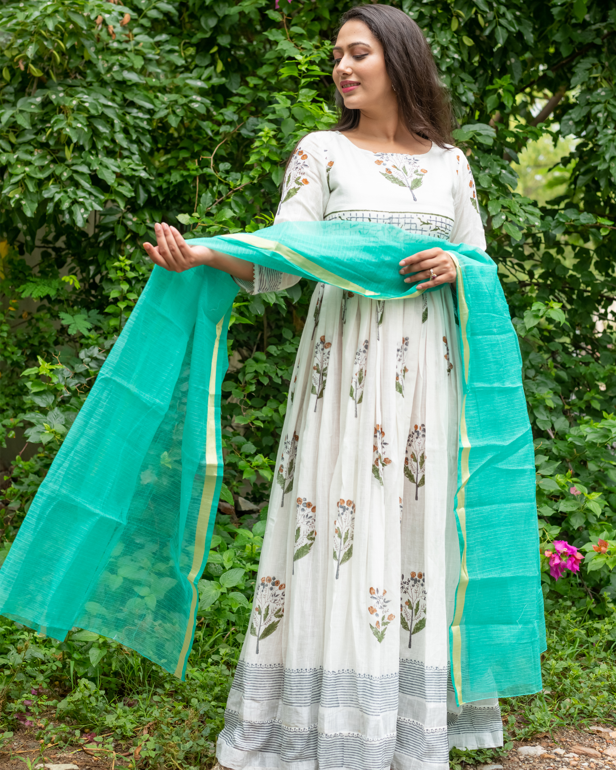 White dress with deals printed dupatta