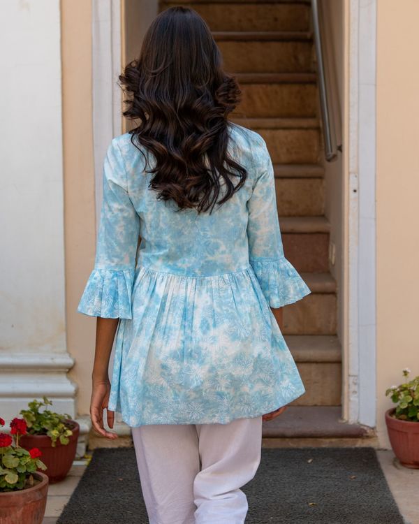 Sky blue pleated tunic and white pants - set of two 1