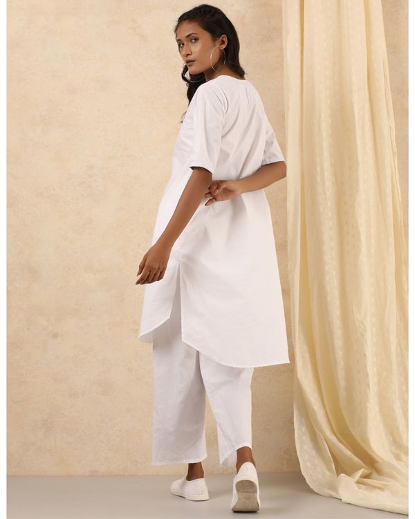 White cotton kurta with white pants - set of two 3