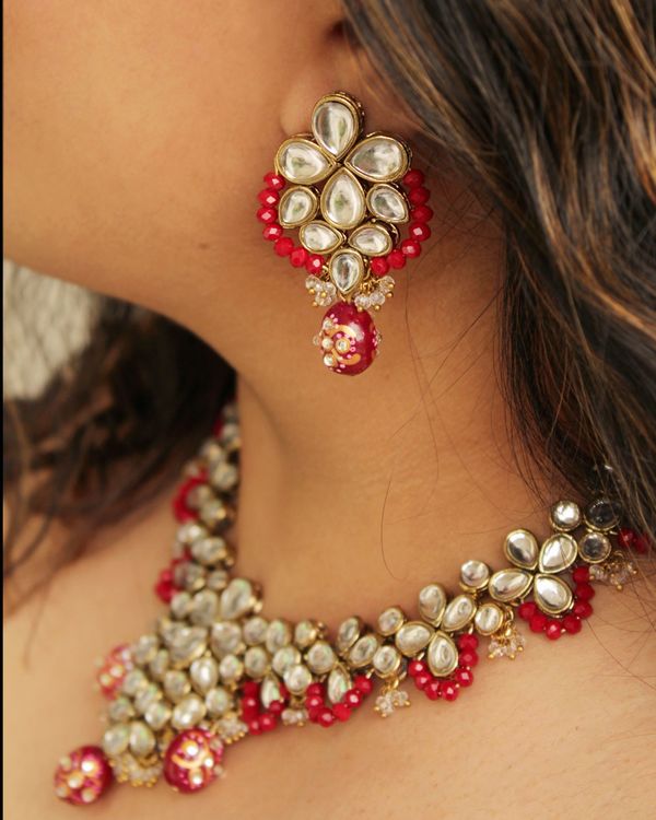 Red crescent kundan neckpiece with earrings - set of two 2