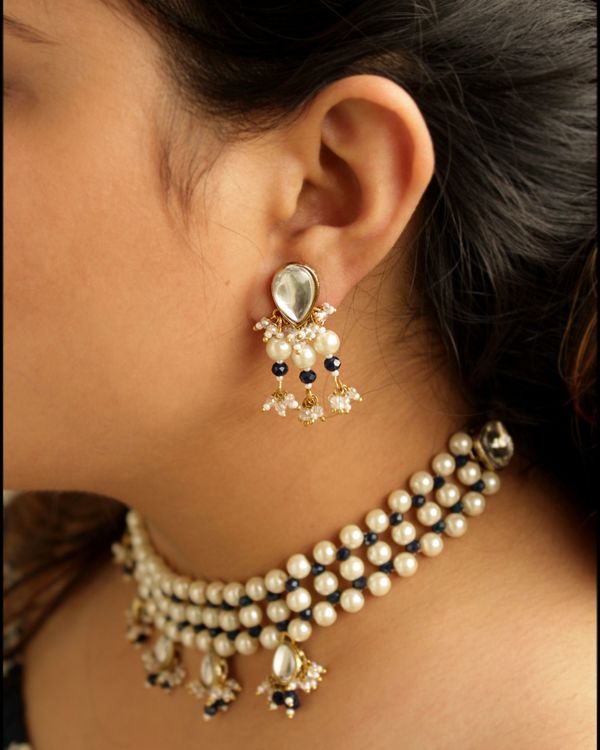 Blue beaded kundan drop neckpiece with earrings - set of two 2