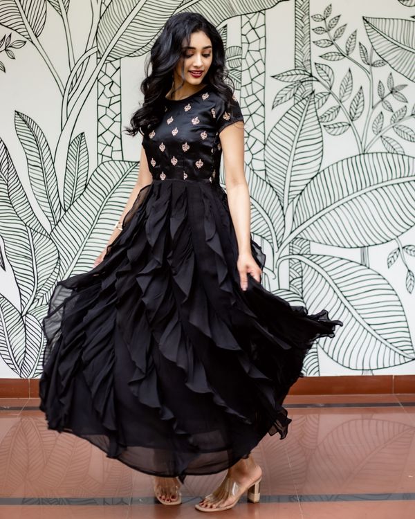 Black embroidered ruffled dress 2