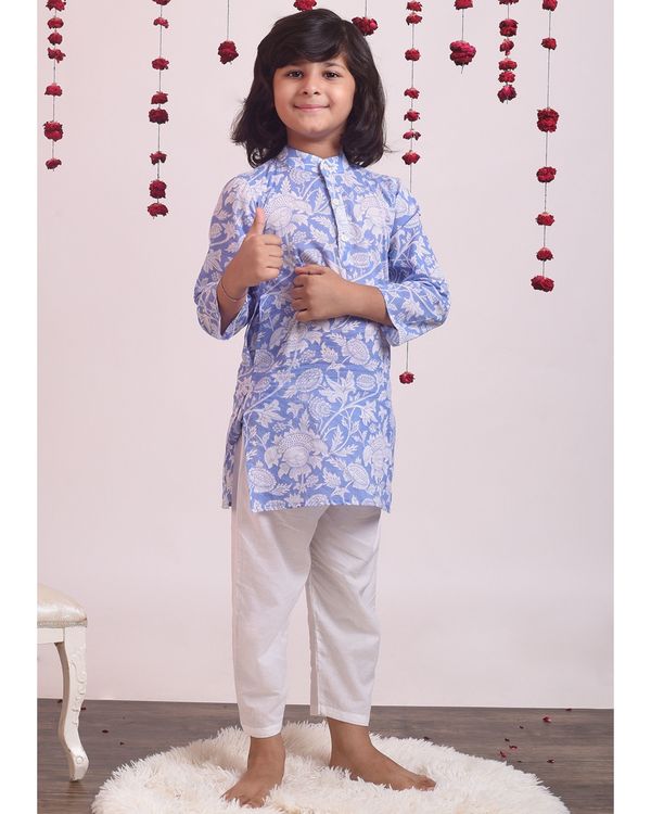 Blue floral printed kurta with pants - set of two 3