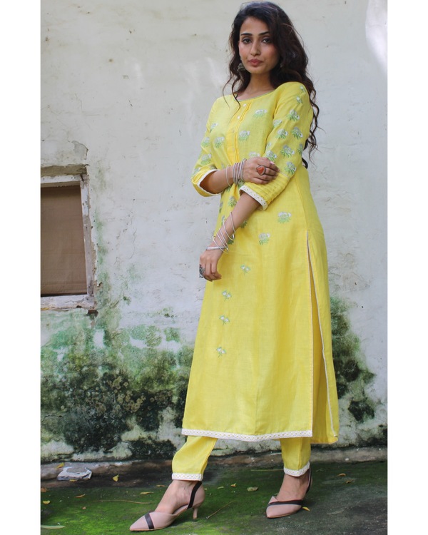 Lemon yellow linen kurta-pants set - set of two 4