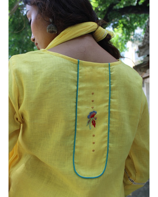 Embroidered yellow linen kurta-pants set - set of two 2