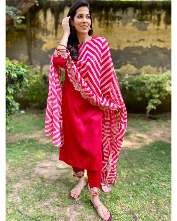 Red cotton silk kurta and pants with zig zag printed dupatta - set of three 3