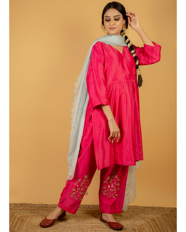 Powder blue scalloped organza dupatta 2
