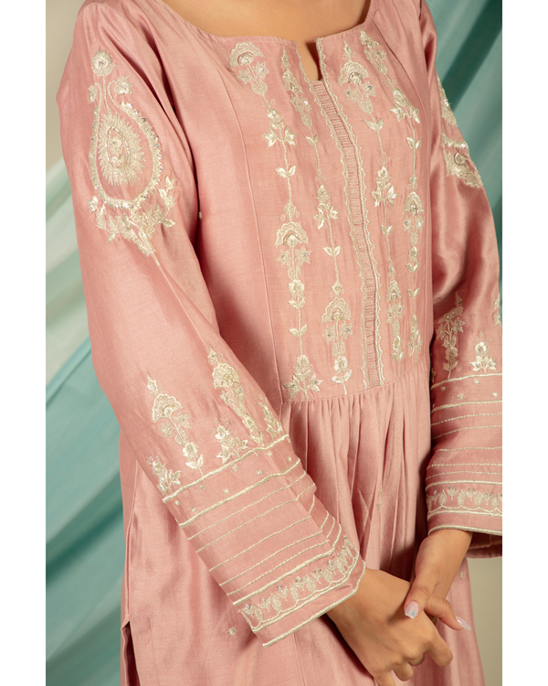 Dusty pink embroidered chanderi silk kurta set - set of three 5