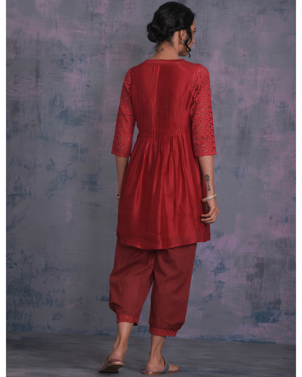 Scarlet red pintuck kurta with rust side pleated salwar - set of two 1