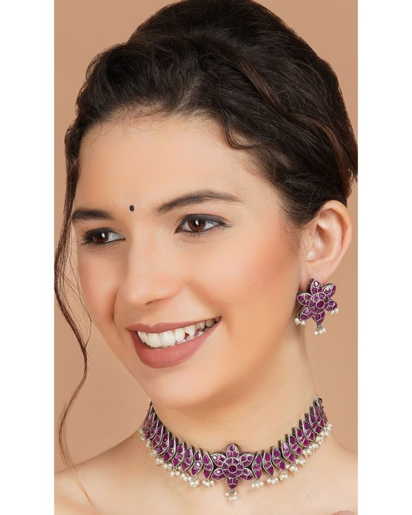 Pink stone floral studded neckpiece with earrings - set of two 2