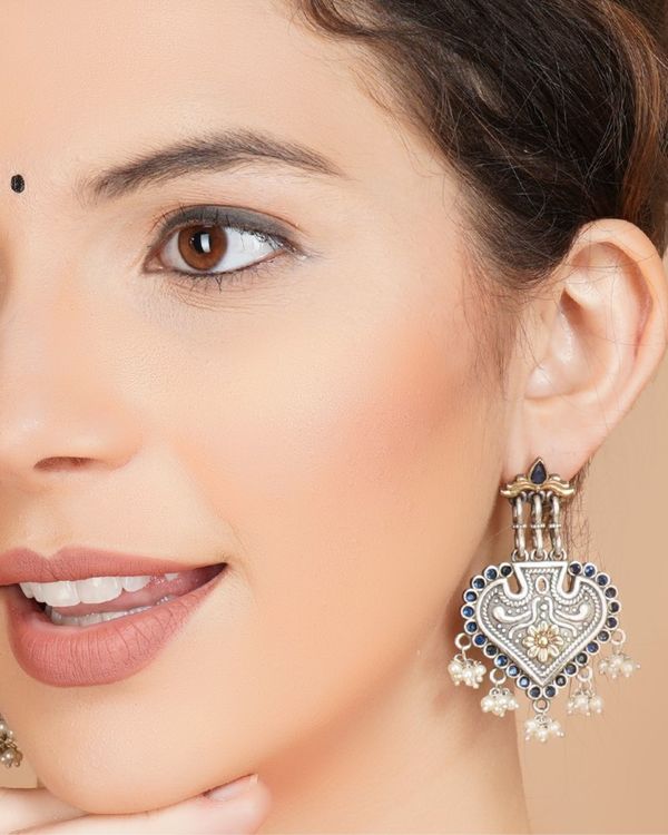 Blue stone leaf engraved earrings 1
