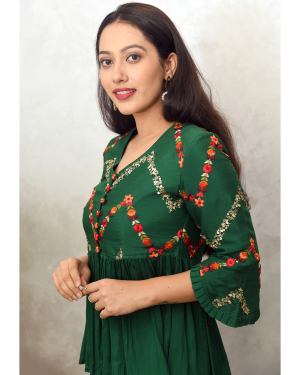 Bottle green embroidered co-ord set - set of two 4