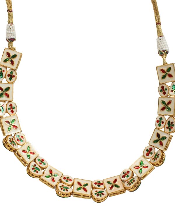Hand crafted kundan neckpiece with earrings - set of two 1