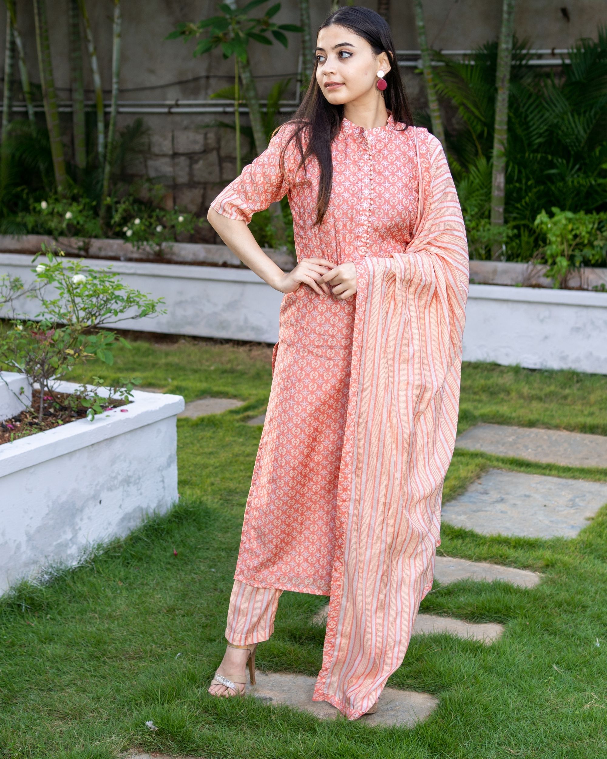 Buy Surabhi Arya Peach Silk Chanderi Embroidered Kurta Set With Light Green  Dupatta Online | Aza Fas… | Aza fashion, Boutique dress designs, Saree  embroidery design