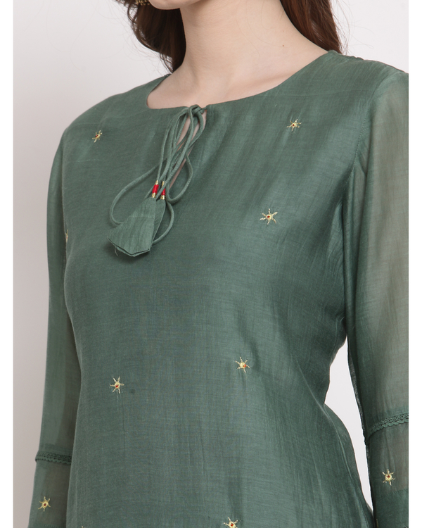 Green hand embroidered chanderi kurta 3