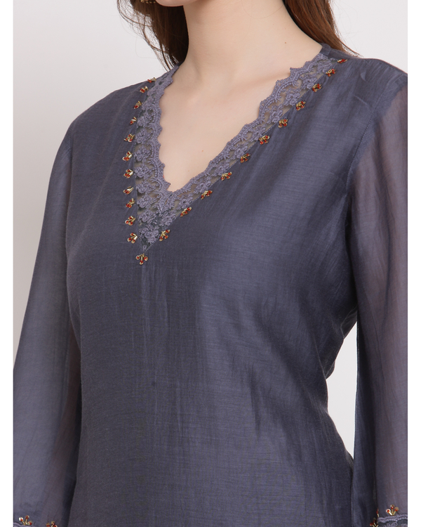 Grey hand embroidered chanderi kurta 3