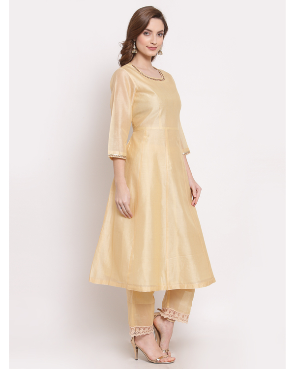 Beige hand embroidered chanderi kurta 2