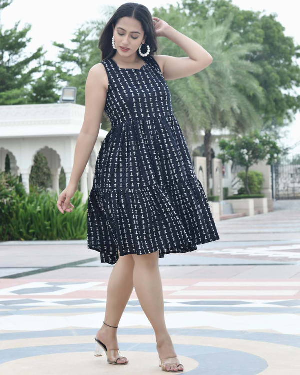 Black printed tiered short dress by Aaheli