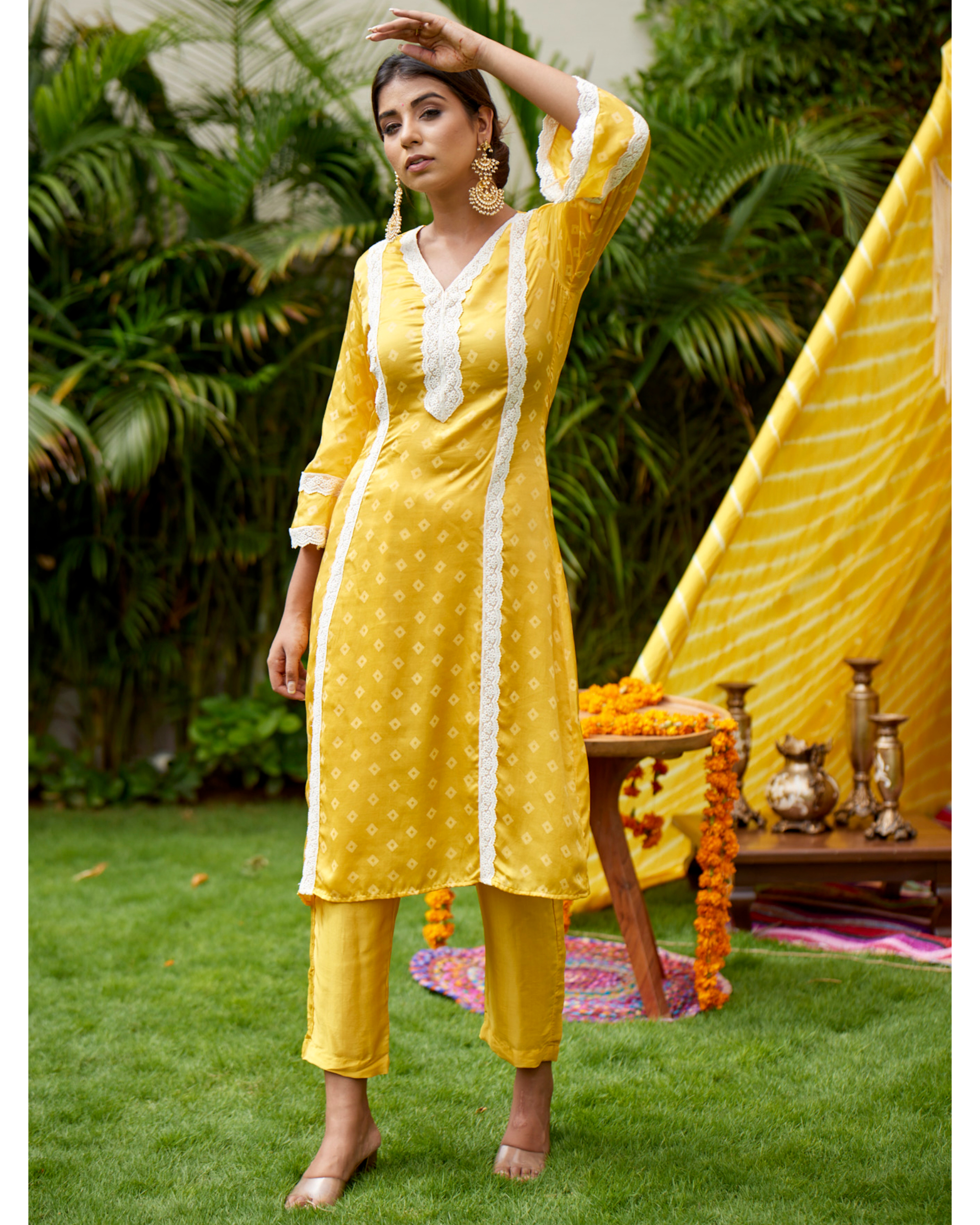 Yellow lace detailed kurta set - set of two by Nangalia Ruchira